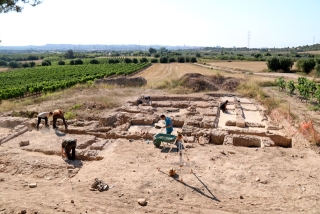 Membres de l&#039;equip de l&#039;Institut Català d&#039;Arqueologia Clàssica (ICAC) treballant en la quarta campanya d&#039;excavacions a la vil·la romana de Mas dels Frares, a Constantí