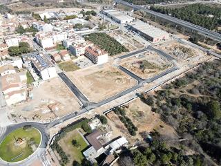 L’evolució de l’obra de prolongació de l’avinguda Mina de Madró ja deixa veure el traçat que tindrà aquesta nova zona urbana de la Pobla de Mafumet