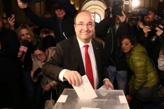El candidat del PSC el 21-D, Miquel Iceta, votant a la Universitat de Barcelona (UB)