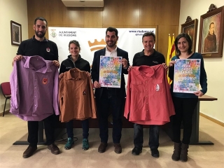 L&#039;alcalde, Sergi Pedret, amb els representants de les tres colles i la regidora de Cultura, han presentat la primera Diada Castellera de Sant Jordi de Riudoms
