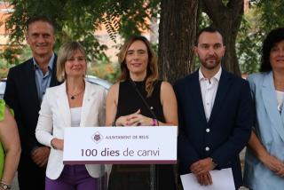 L&#039;alcaldessa de Reus, Sandra Guaita (PSC), amb la regidora Noemí Llauradó (ERC) i el regidor Daniel Rubio (Ara Reus), en la roda de premsa per valorar els primers cent dies de mandat