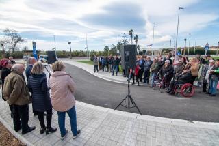 Imatge de l’acte d’inauguració de la rotonda que d’accés a la urbanització Mas Carpa des de l’avinguda de Tarragona