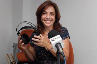 Helena Martínez Ferreruela, responsable del Servei Local de Català de Cambrils, al programa &#039;Espurnes de Llengua&#039; a Ràdio Cambrils